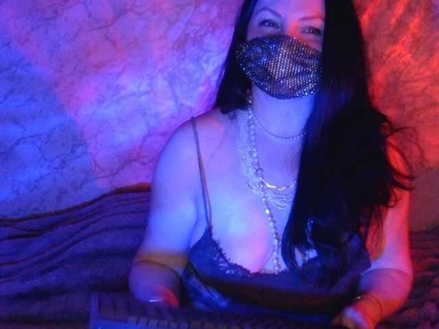 Florena-1's BongaCams show and profile