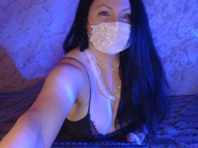 Florena-1's BongaCams show and profile