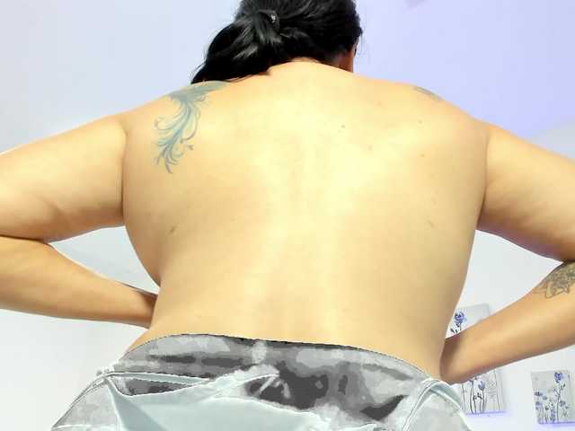 nadiaSamiri's BongaCams show and profile