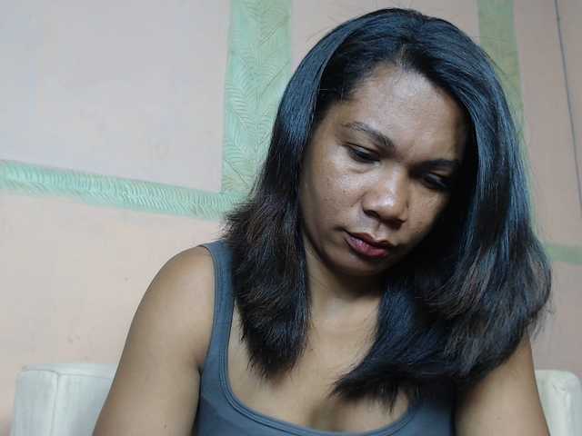 Rsylvie's BongaCams show and profile