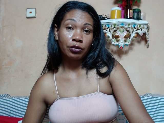 Rsylvie's BongaCams show and profile