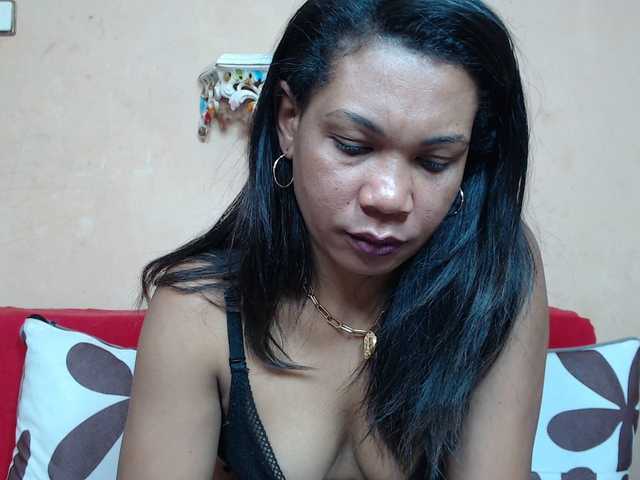 Rsylvie's BongaCams show and profile