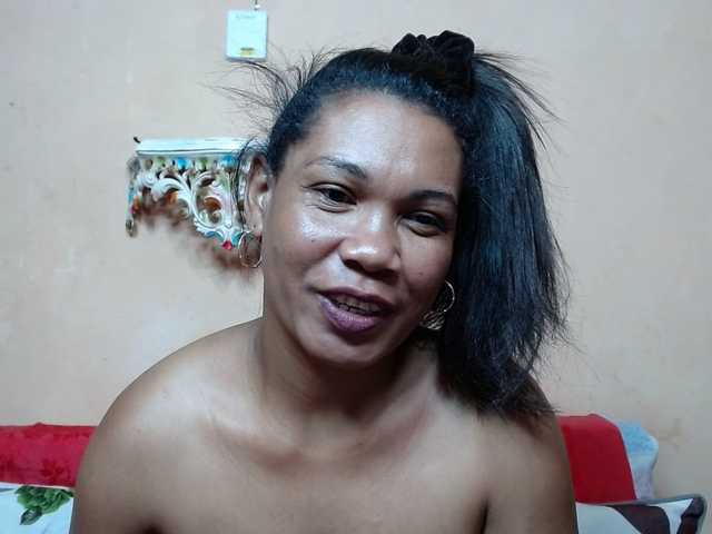 Rsylvie's BongaCams show and profile