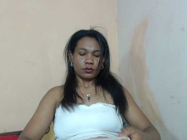 Rsylvie's BongaCams show and profile