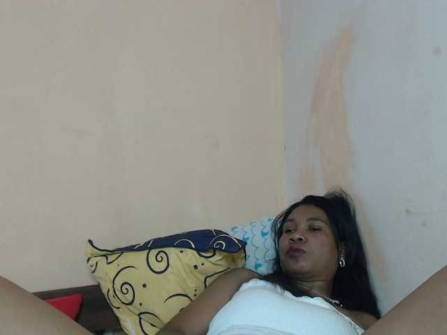 Rsylvie's BongaCams show and profile