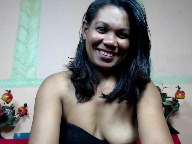 Rsylvie's BongaCams show and profile