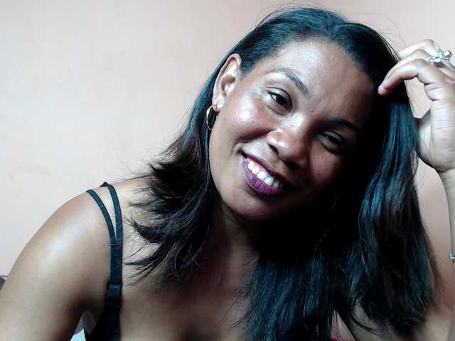 Rsylvie's BongaCams show and profile