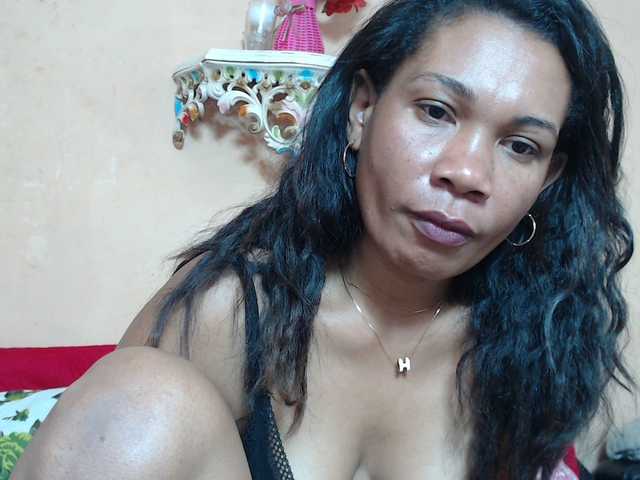 Rsylvie's BongaCams show and profile