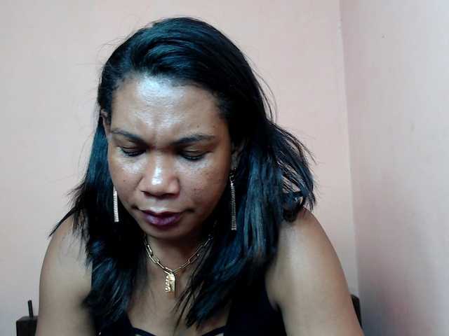 Rsylvie's BongaCams show and profile