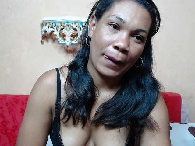 Rsylvie's BongaCams show and profile