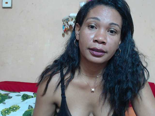 Rsylvie's BongaCams show and profile