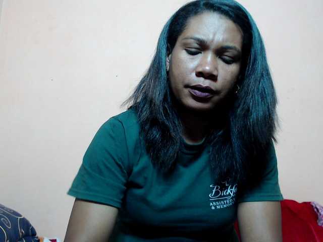 Rsylvie's BongaCams show and profile