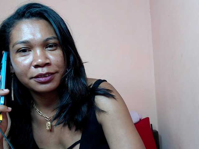 Rsylvie's BongaCams show and profile