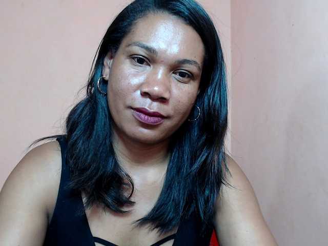 Rsylvie's BongaCams show and profile