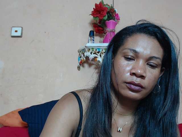 Rsylvie's BongaCams show and profile