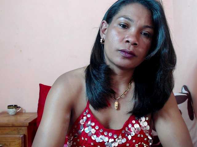 Rsylvie's BongaCams show and profile