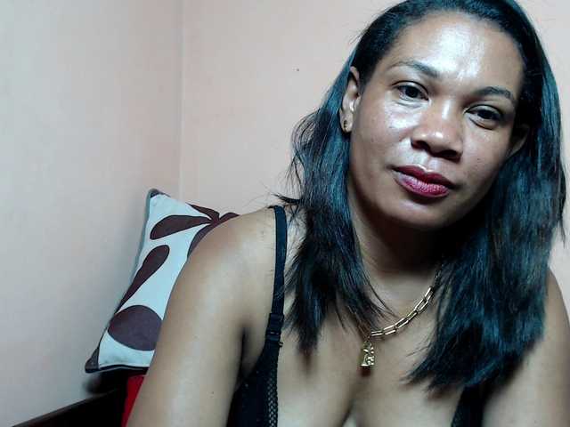 Rsylvie's BongaCams show and profile