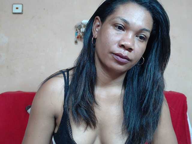 Rsylvie's BongaCams show and profile