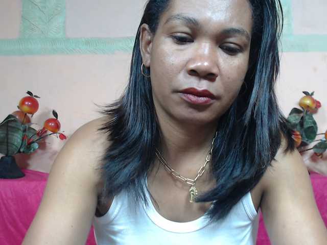 Rsylvie's BongaCams show and profile