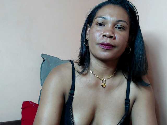 Rsylvie's BongaCams show and profile