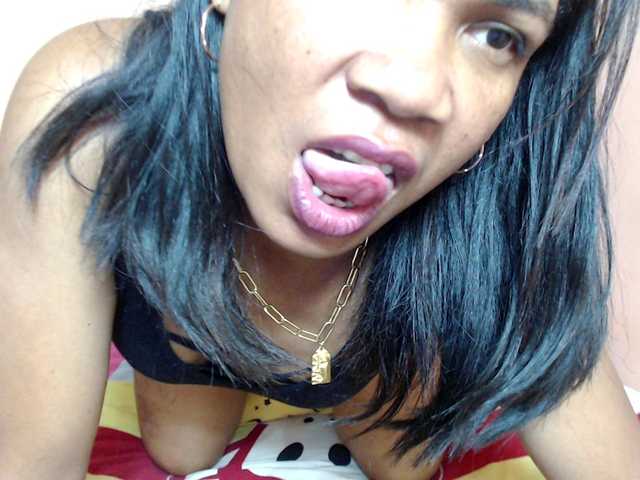 Rsylvie's BongaCams show and profile