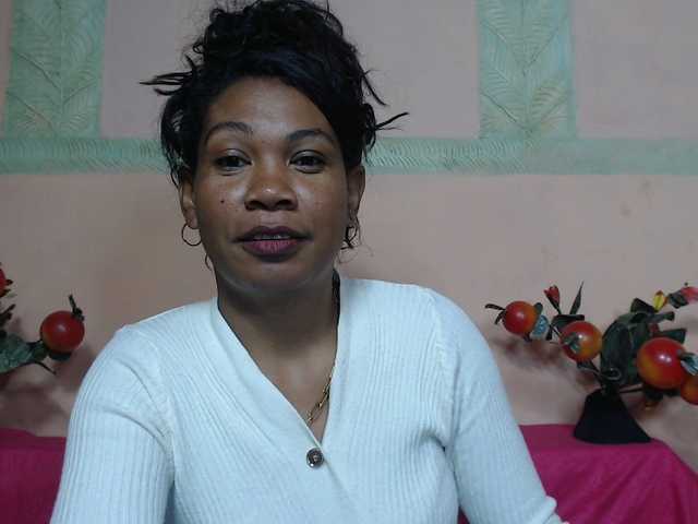 Rsylvie's BongaCams show and profile