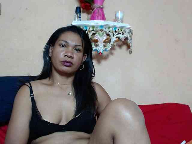 Rsylvie Live Webcam on BongaCams