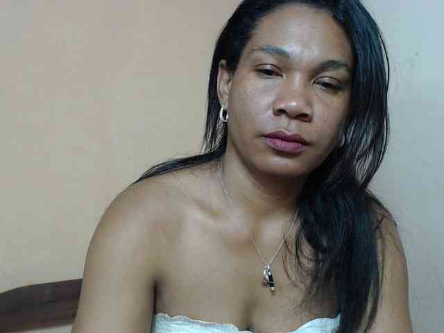 Rsylvie Live Webcam on BongaCams