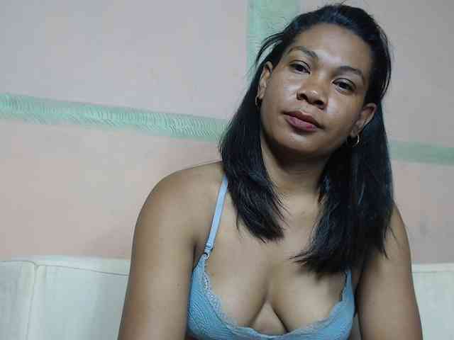 Rsylvie Live Webcam on BongaCams