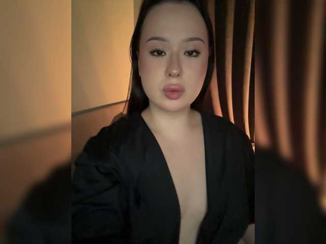 CateLong live cam profile