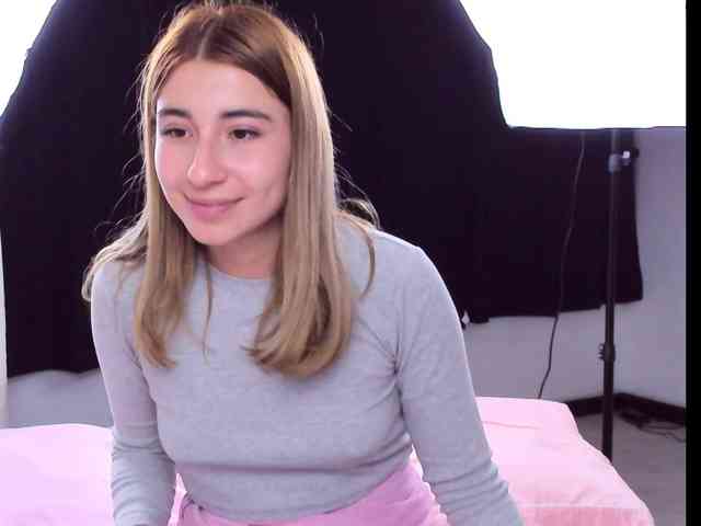 Allyson-Fiore webcam
