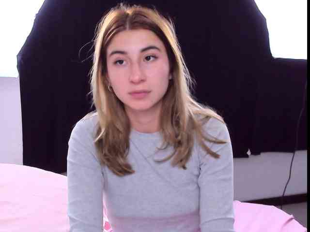 Allyson-Fiore webcam