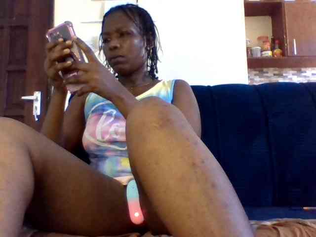 Bostergirlhorney webcam