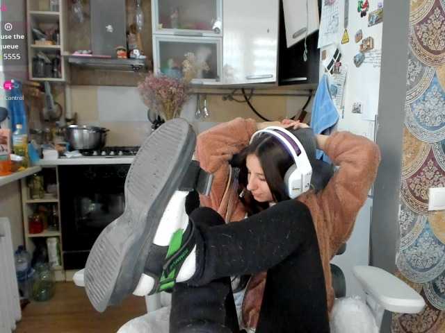 KikNika's BongaCams show and profile