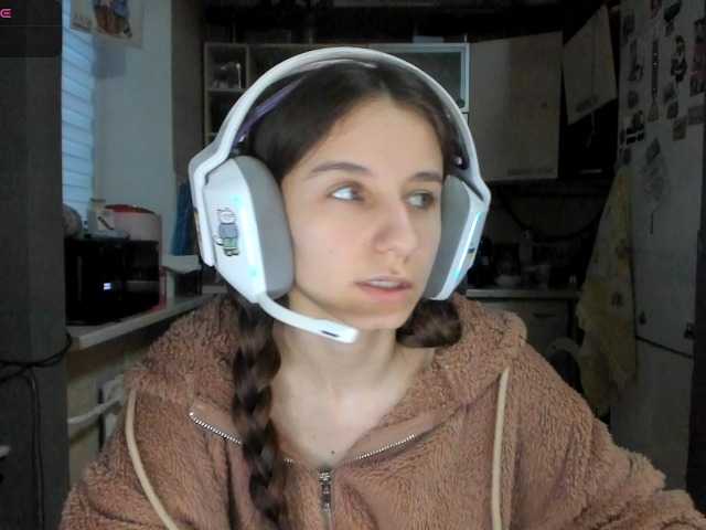 KikNika's BongaCams show and profile