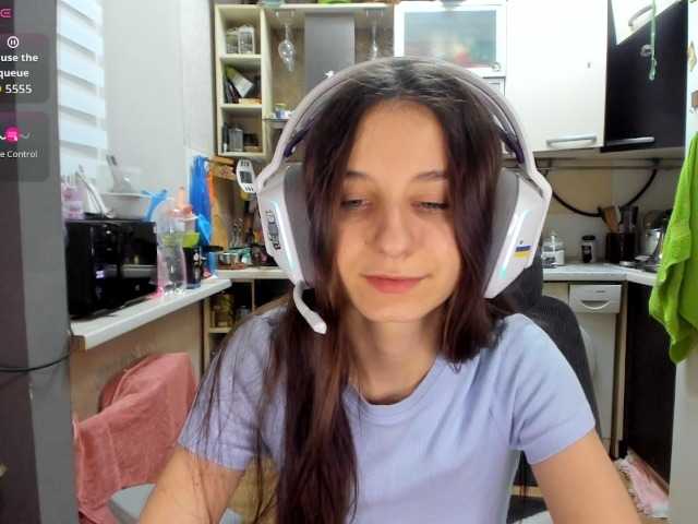 KikNika's BongaCams show and profile