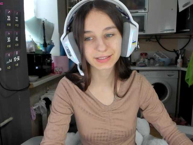 KikNika's BongaCams show and profile