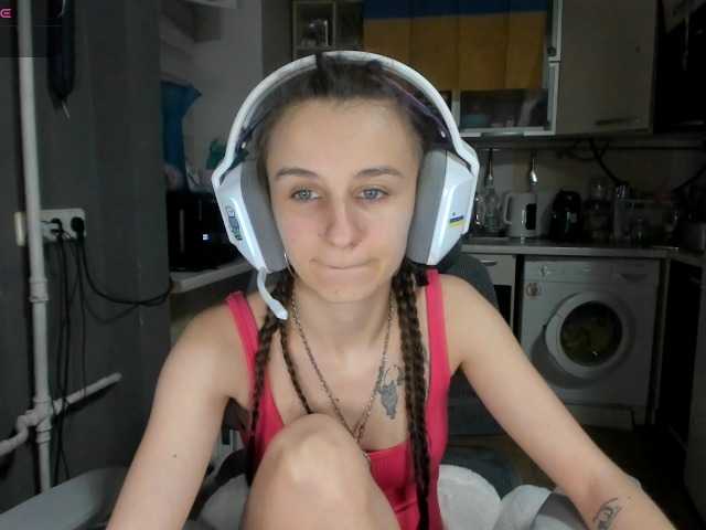 KikNika's BongaCams show and profile