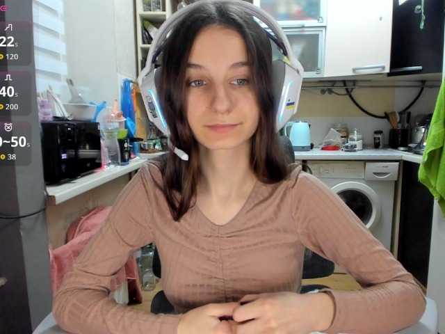 KikNika's BongaCams show and profile