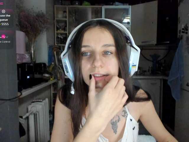 KikNika's BongaCams show and profile