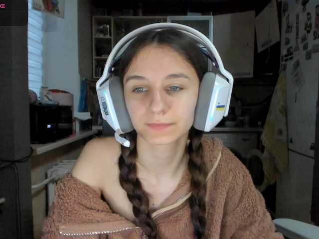 KikNika's BongaCams show and profile