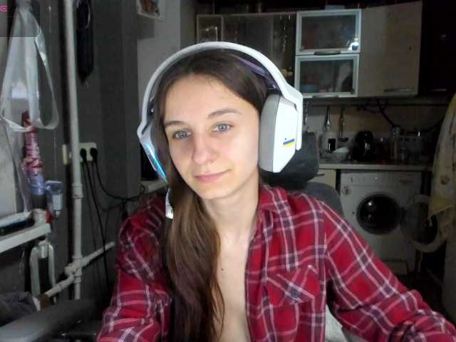 KikNika's BongaCams show and profile