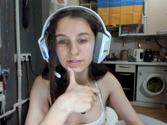 KikNika's BongaCams show and profile