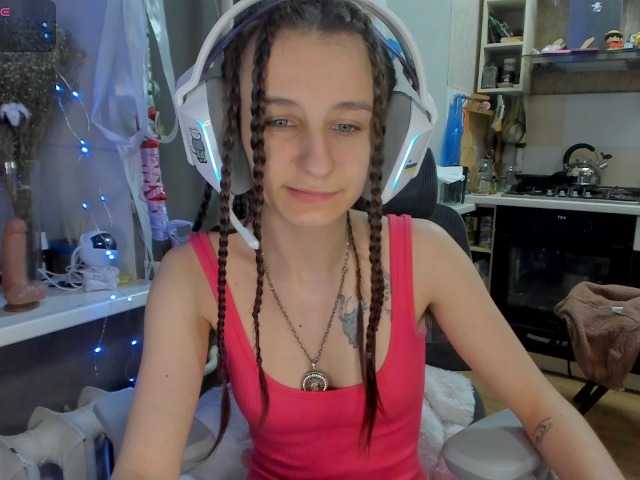 KikNika's BongaCams show and profile