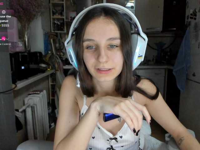 KikNika's BongaCams show and profile