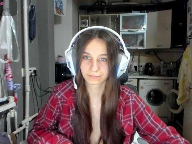 KikNika's BongaCams show and profile