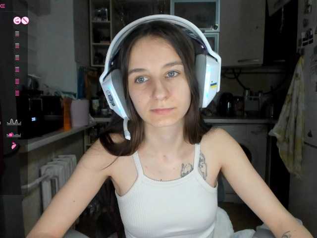 KikNika's BongaCams show and profile