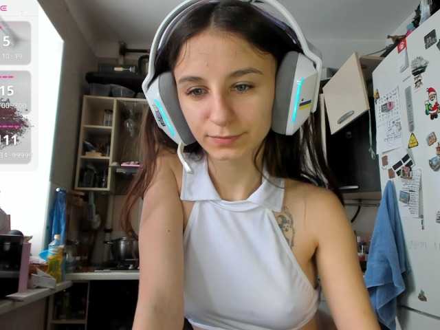 KikNika's BongaCams show and profile