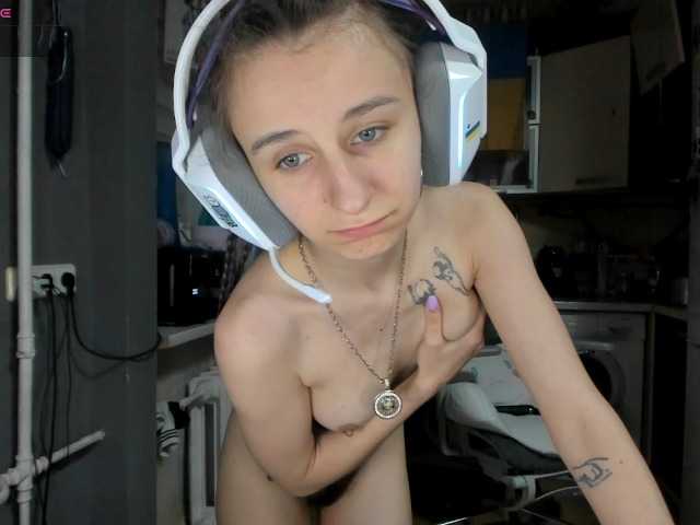 KikNika's BongaCams show and profile