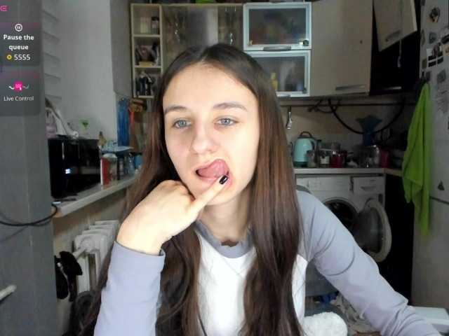 KikNika's BongaCams show and profile